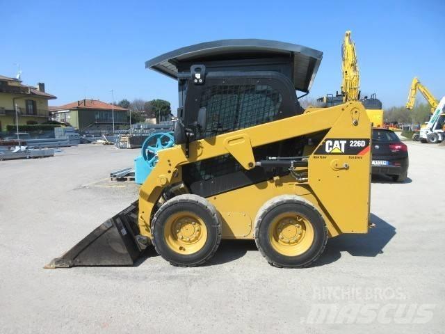 CAT 226 D Minilæsser - skridstyret
