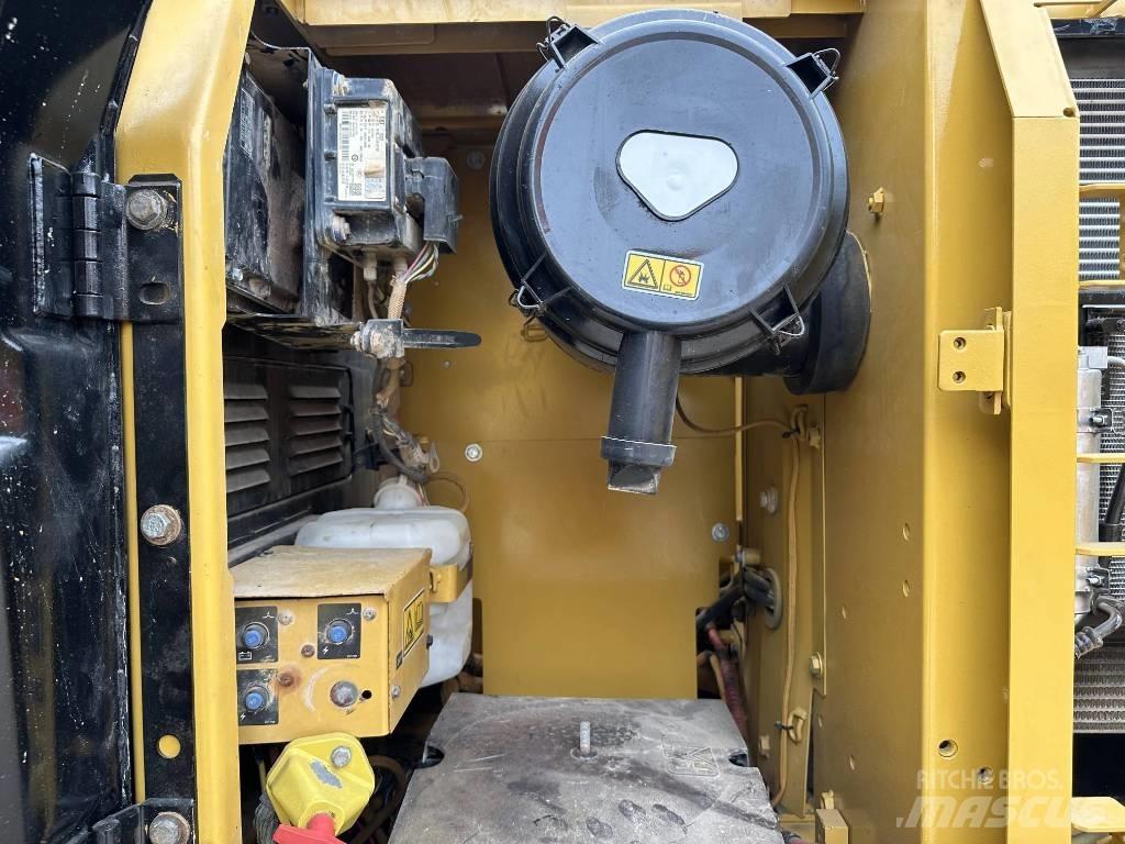 CAT 320D Gravemaskiner på larvebånd