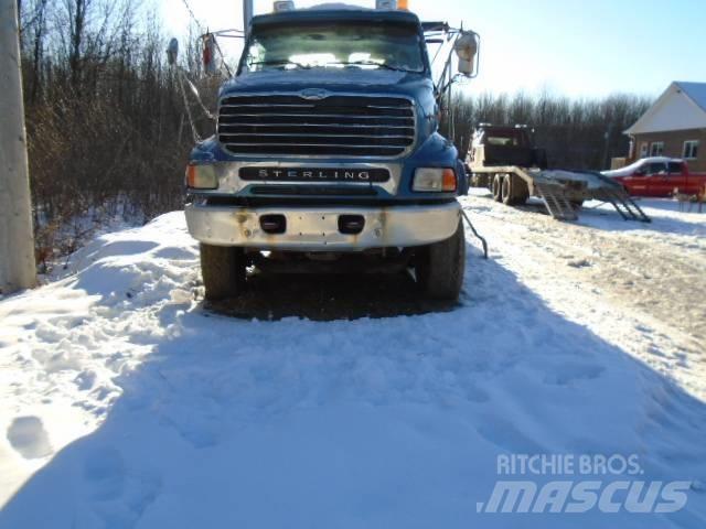 Sterling L 9500 Lastbil med lad/Flatbed