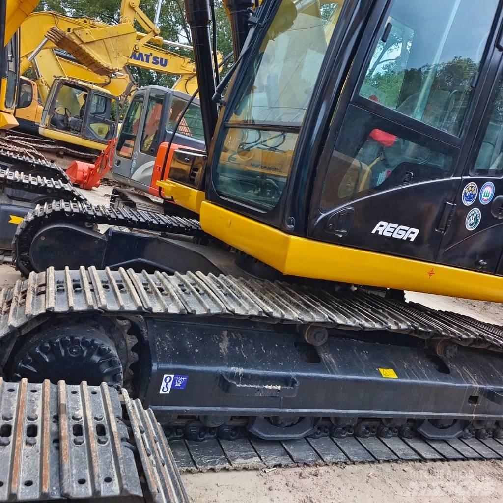 CAT 323 D Gravemaskiner på larvebånd