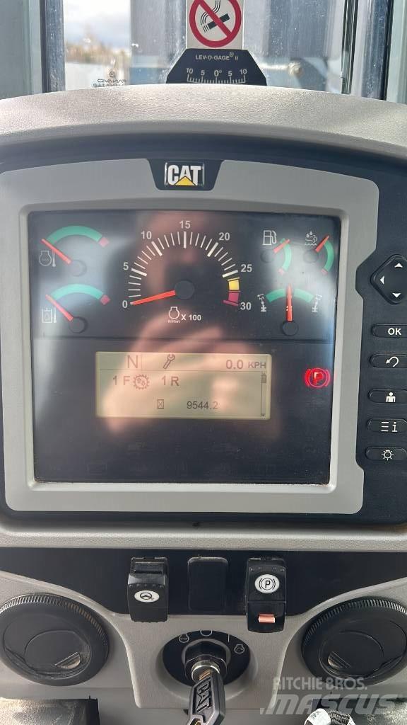CAT 140 M Vejhøvle / Gradere