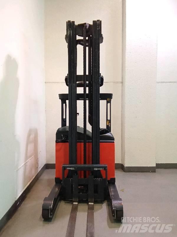 Linde R 16 Reachtruck