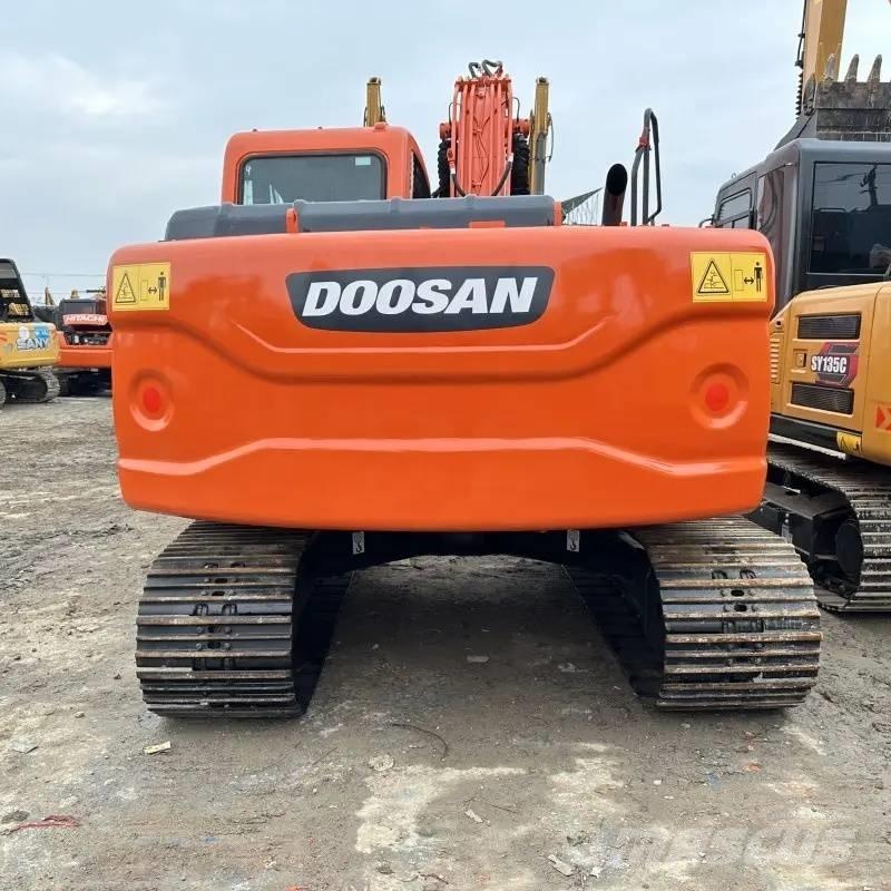 Hitachi ZX 160 Gravemaskiner på larvebånd