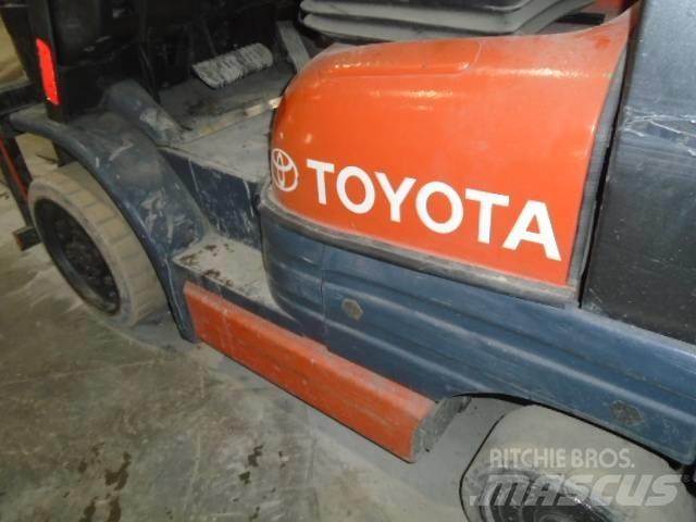 Toyota 52-6 FG U 30 Terrængående gaffeltruck