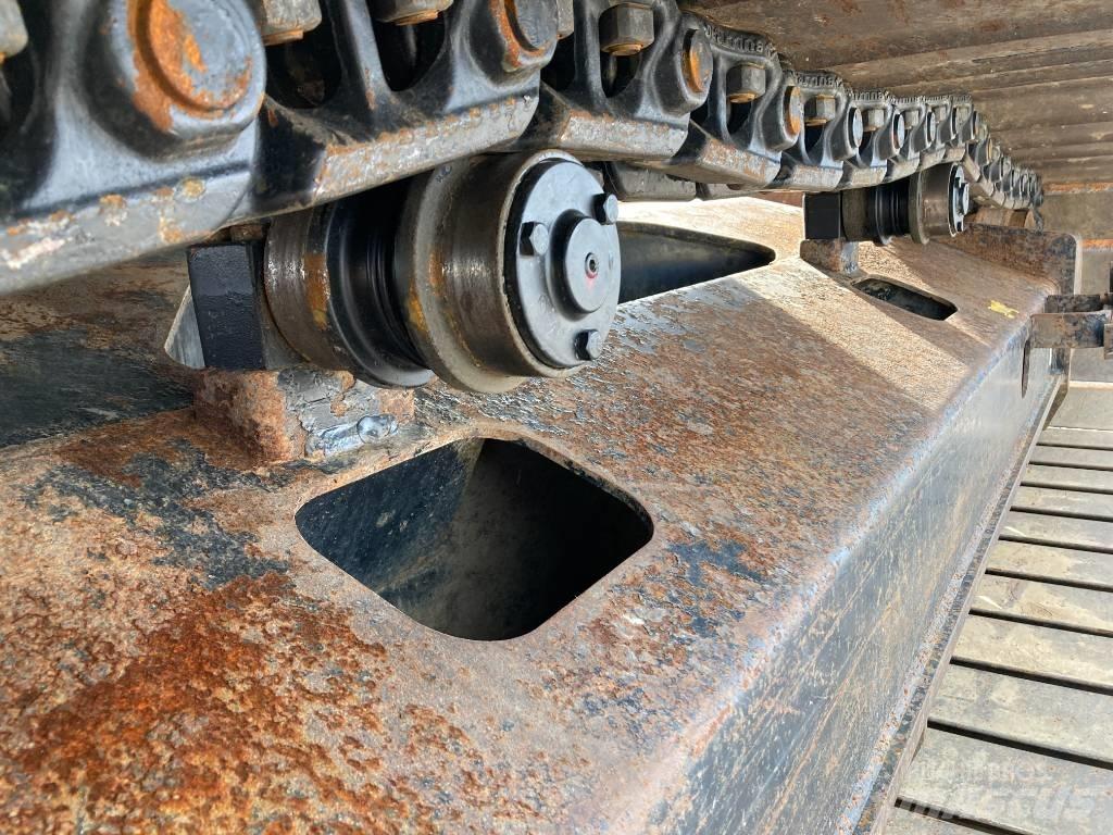 Hitachi ZX225USLC-5B Gravemaskiner på larvebånd