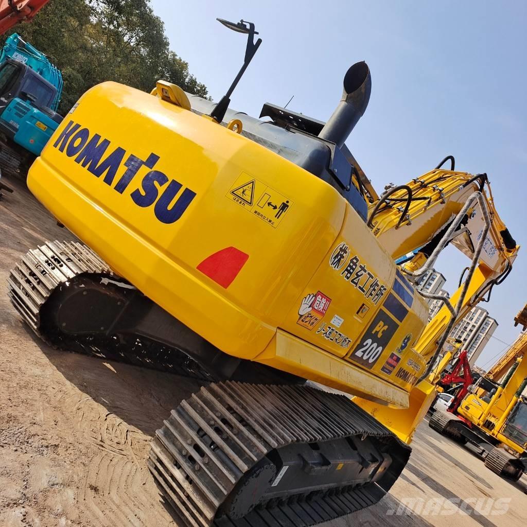 Komatsu PC 200-8 Gravemaskiner på larvebånd