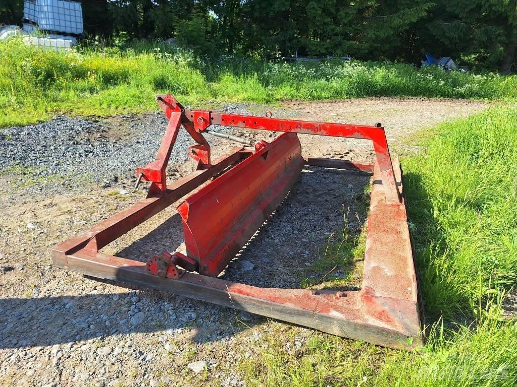 Runni Peltolana 300 Vejhøvle