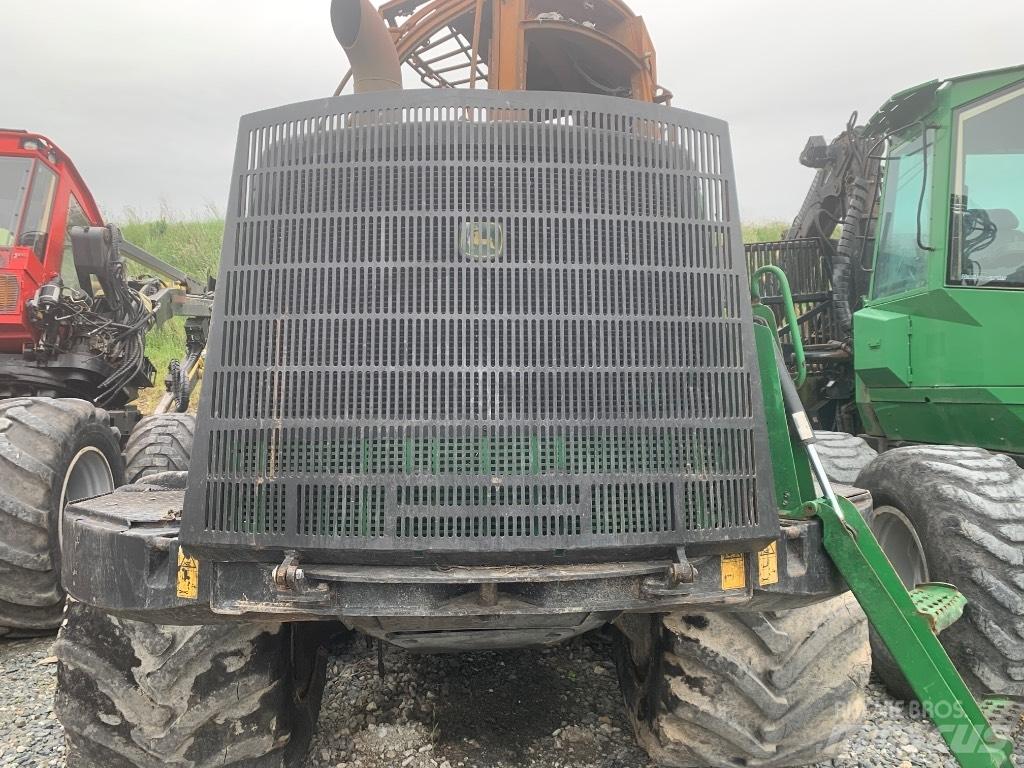 John Deere 1110 E Kabiner og interiør