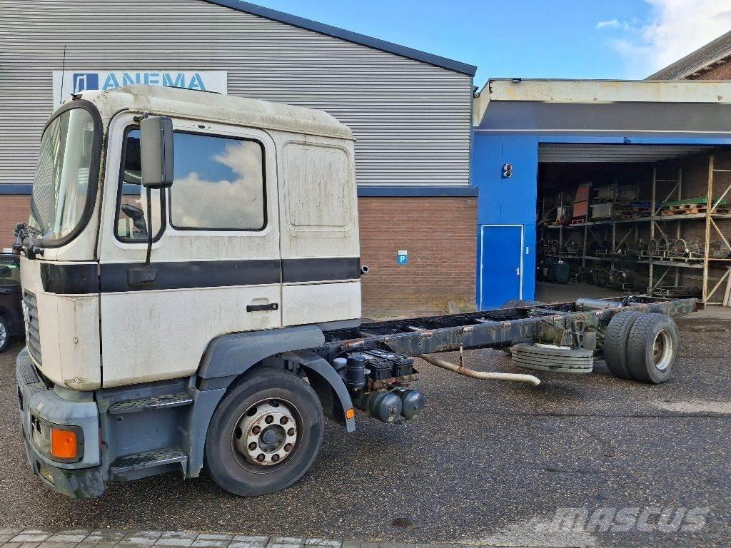 MAN 14.220 Chassis