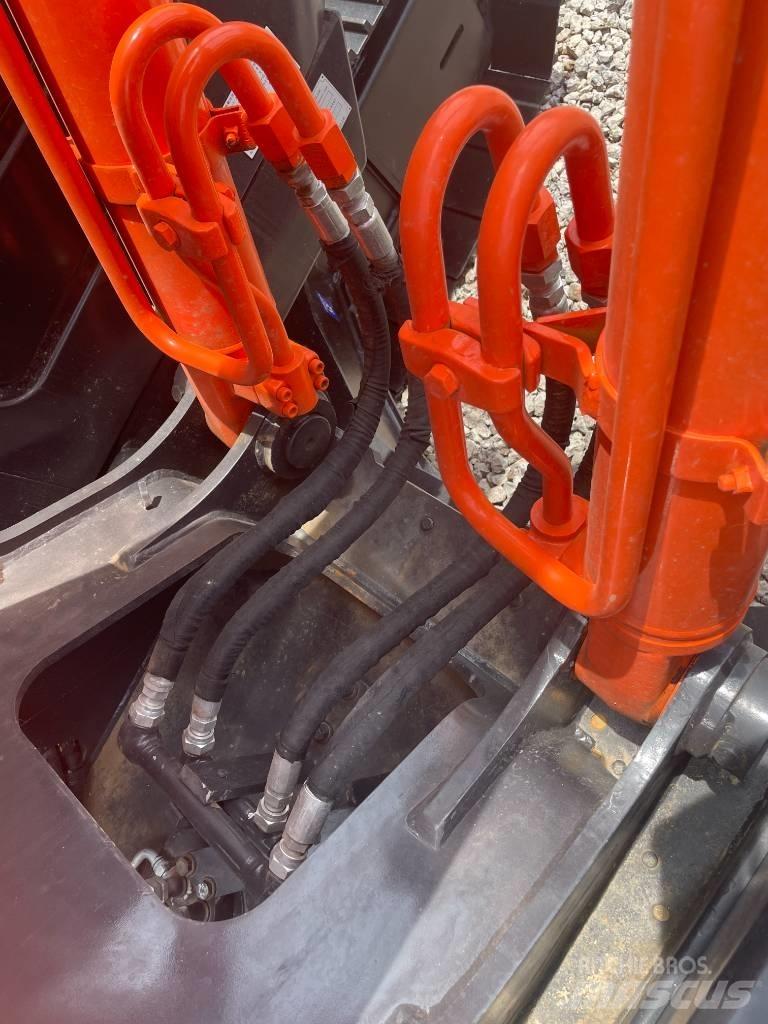 Hitachi ZX 200 Gravemaskiner på larvebånd