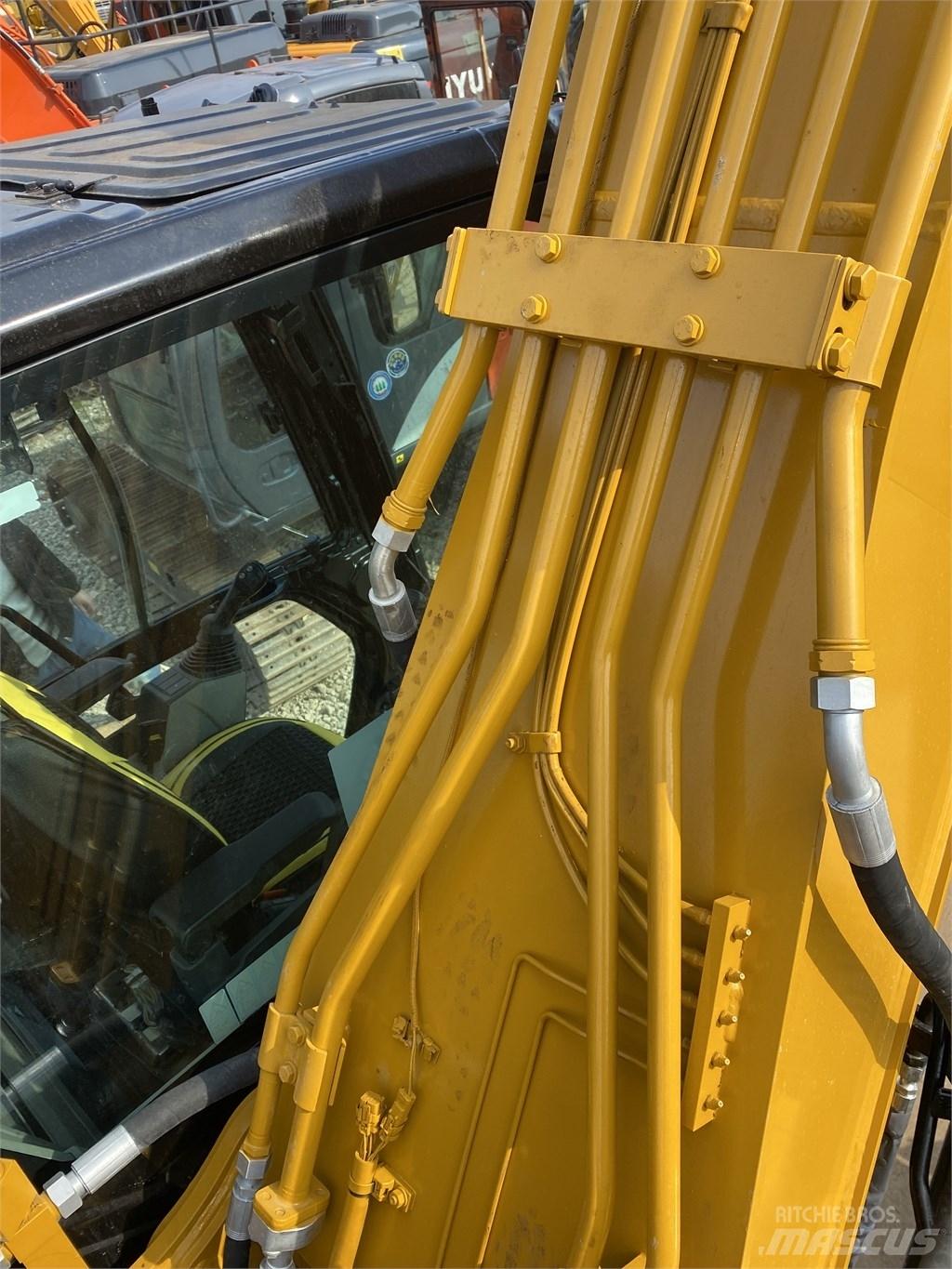 CAT 320 Gravemaskiner på larvebånd
