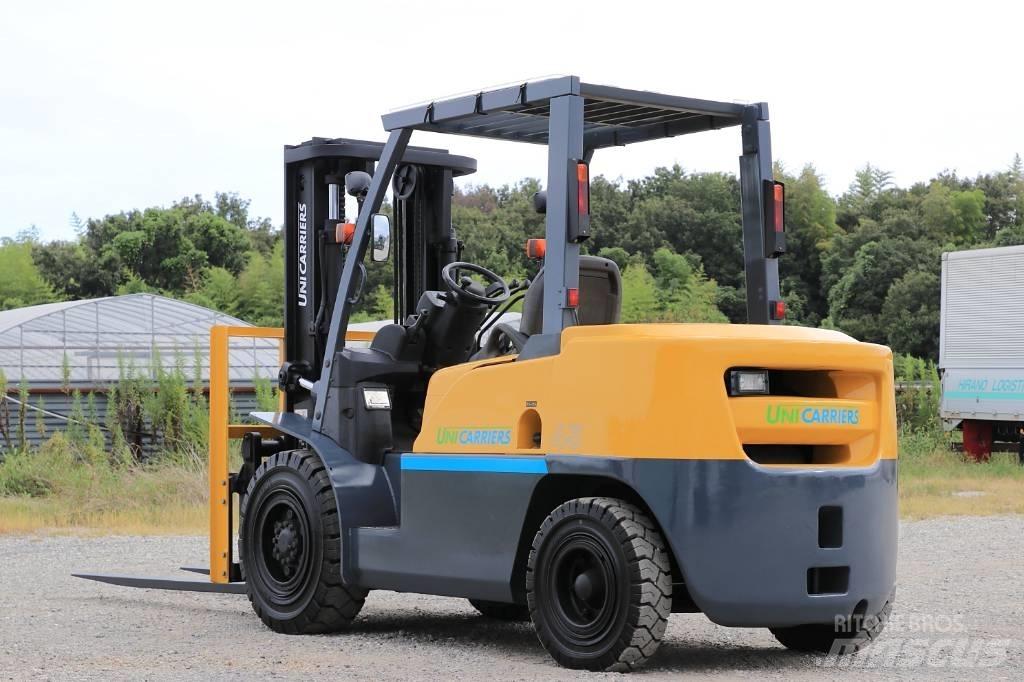  ユニキャリア YDN-D1F4A Diesel gaffeltrucks