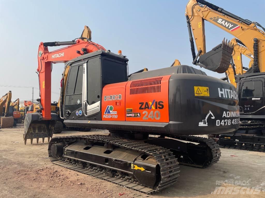 Hitachi ZX 240 Gravemaskiner på larvebånd