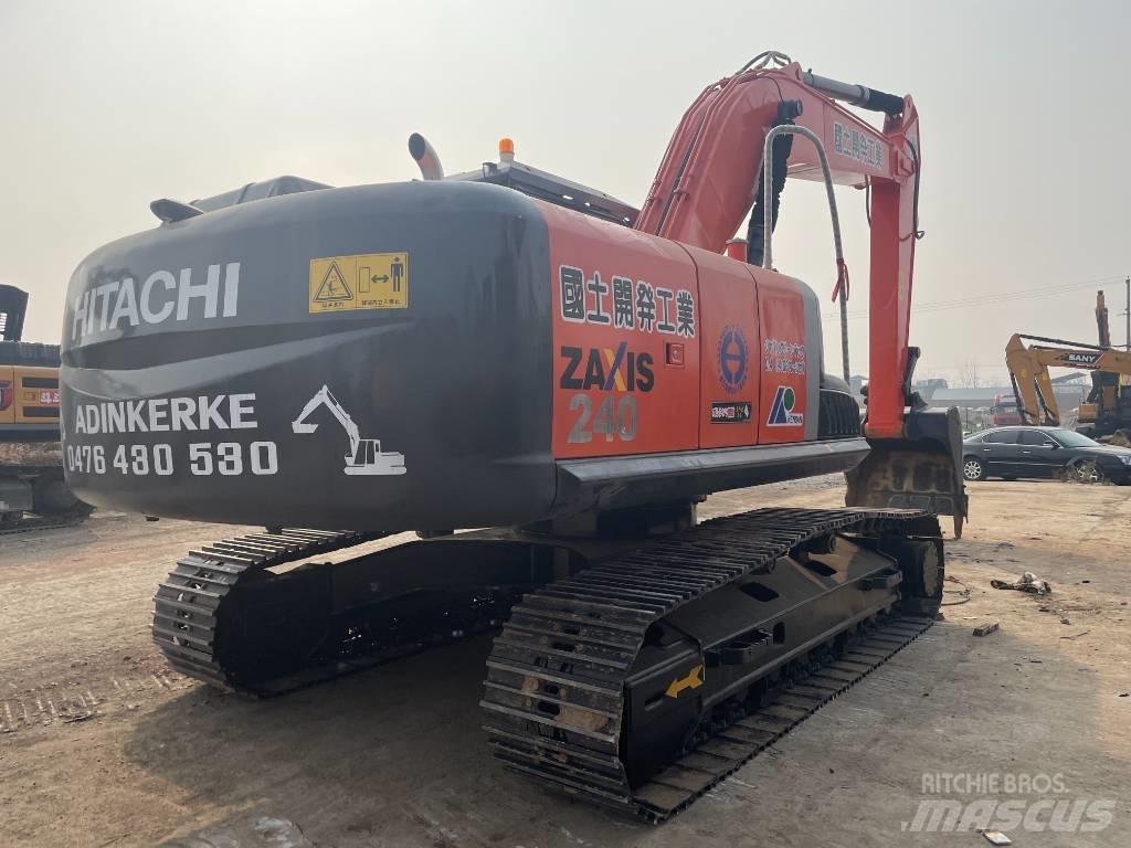 Hitachi ZX 240 Gravemaskiner på larvebånd