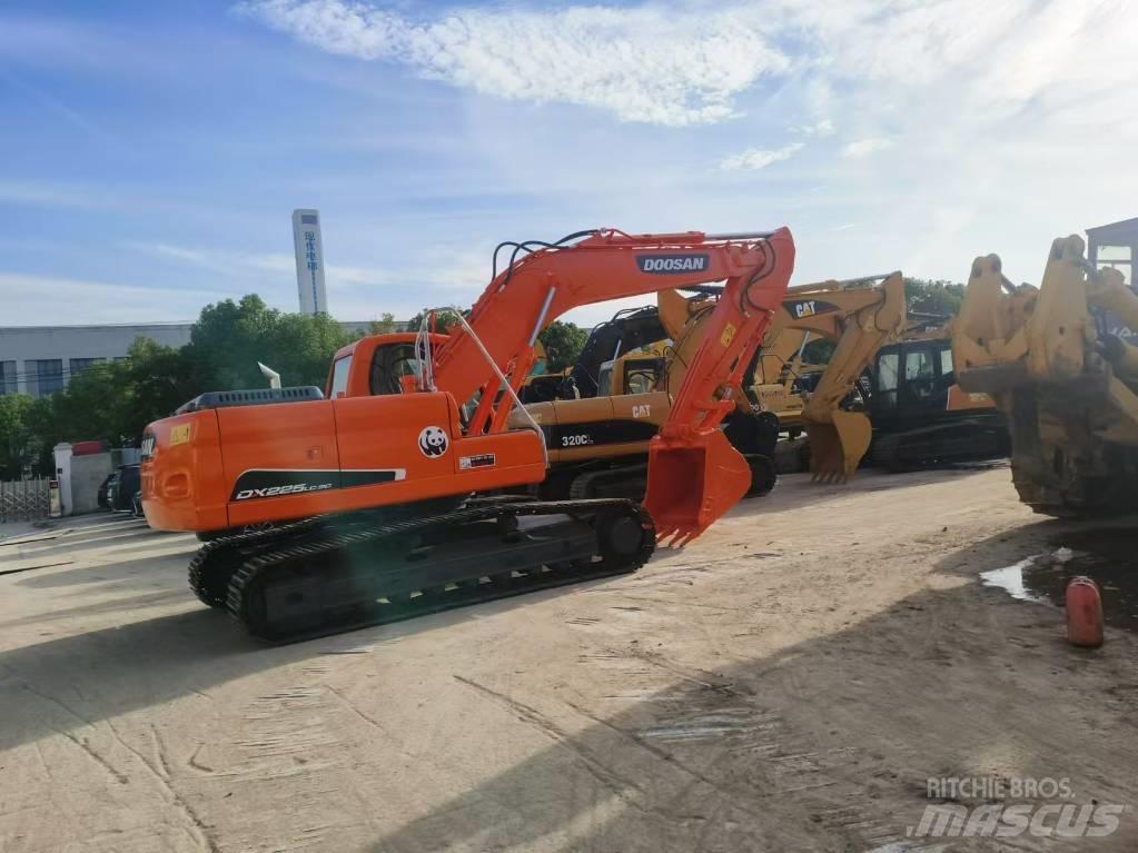 Doosan DX 225 Gravemaskiner på larvebånd