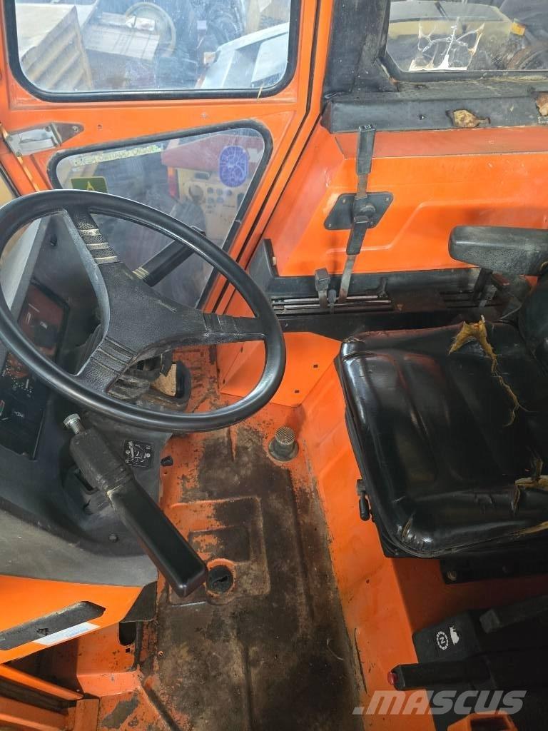 Fiat-Hitachi 1880 DT Traktorer