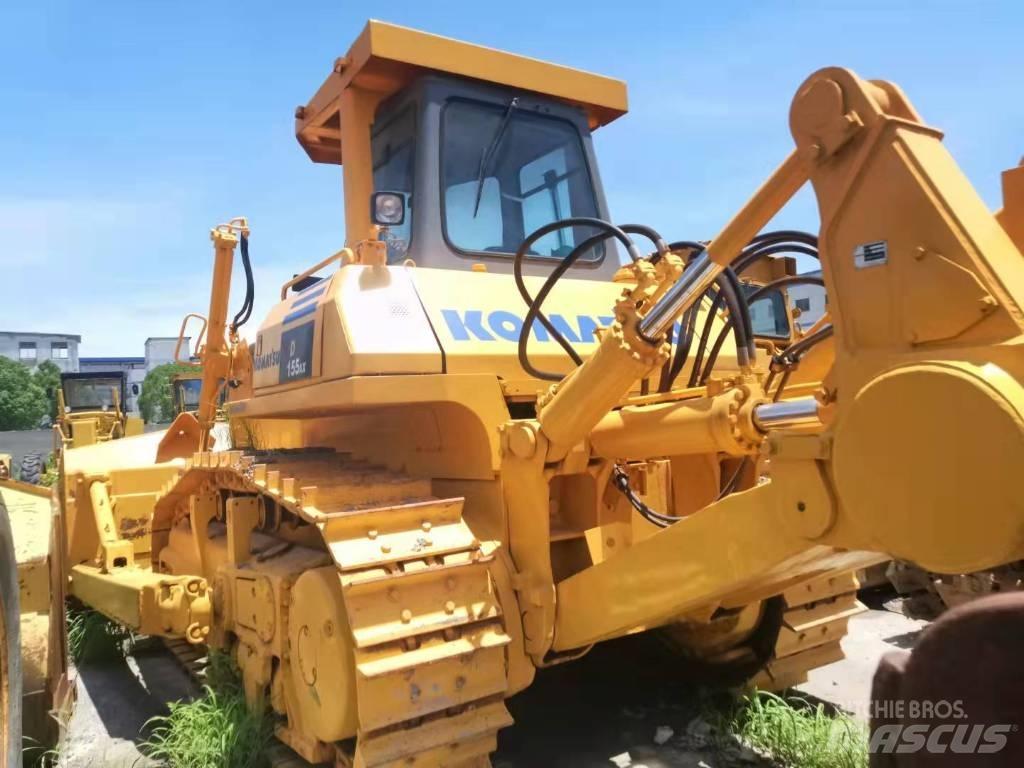 Komatsu D 155 Bulldozer på larvebånd