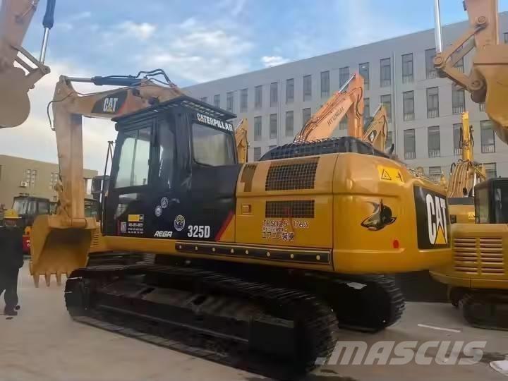 CAT 325 D Gravemaskiner på larvebånd