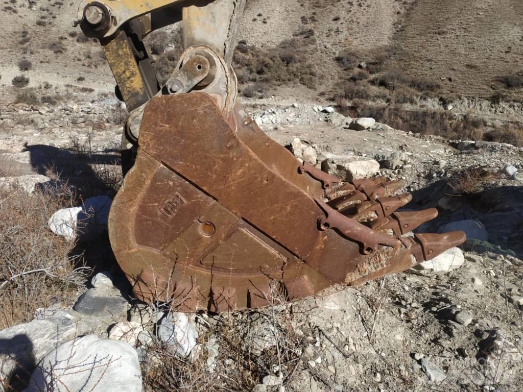 CAT 330D2 L Gravemaskiner på larvebånd