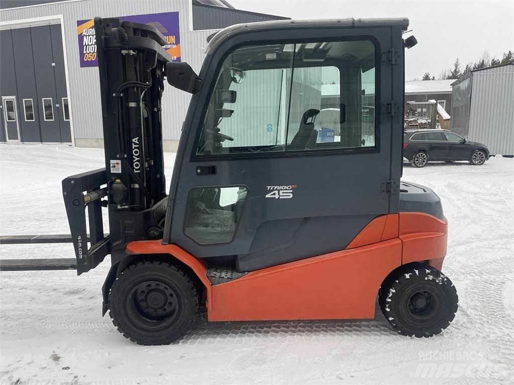 Toyota 8FBMT El gaffeltrucks