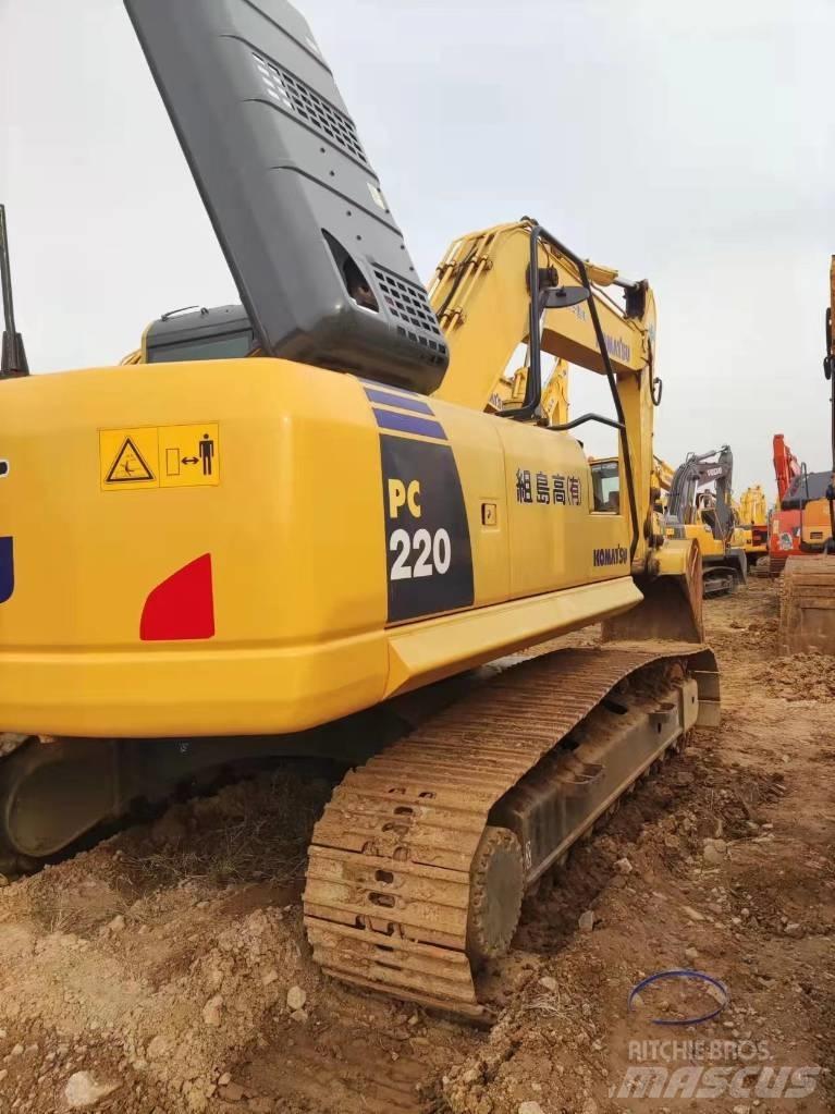 Komatsu PC220 Gravemaskiner på larvebånd