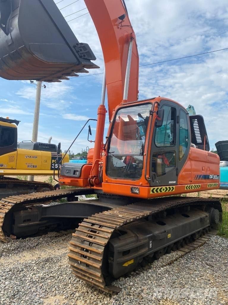 Doosan DX 300 LC Gravemaskiner på larvebånd