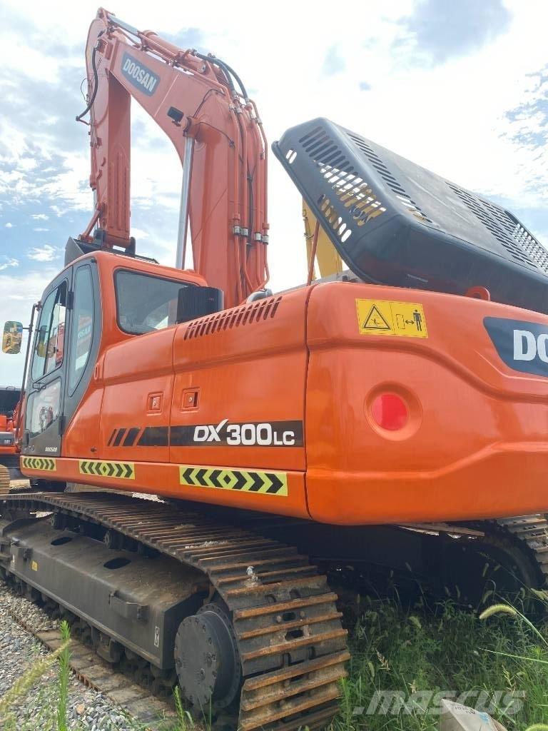 Doosan DX 300 LC Gravemaskiner på larvebånd