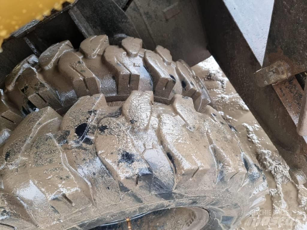 CAT M 313 C Gravemaskiner på hjul