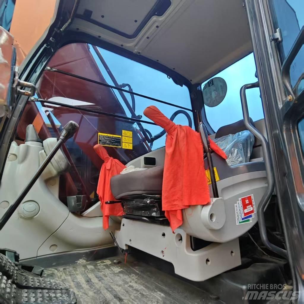 Hitachi ZX 210 Gravemaskiner på larvebånd