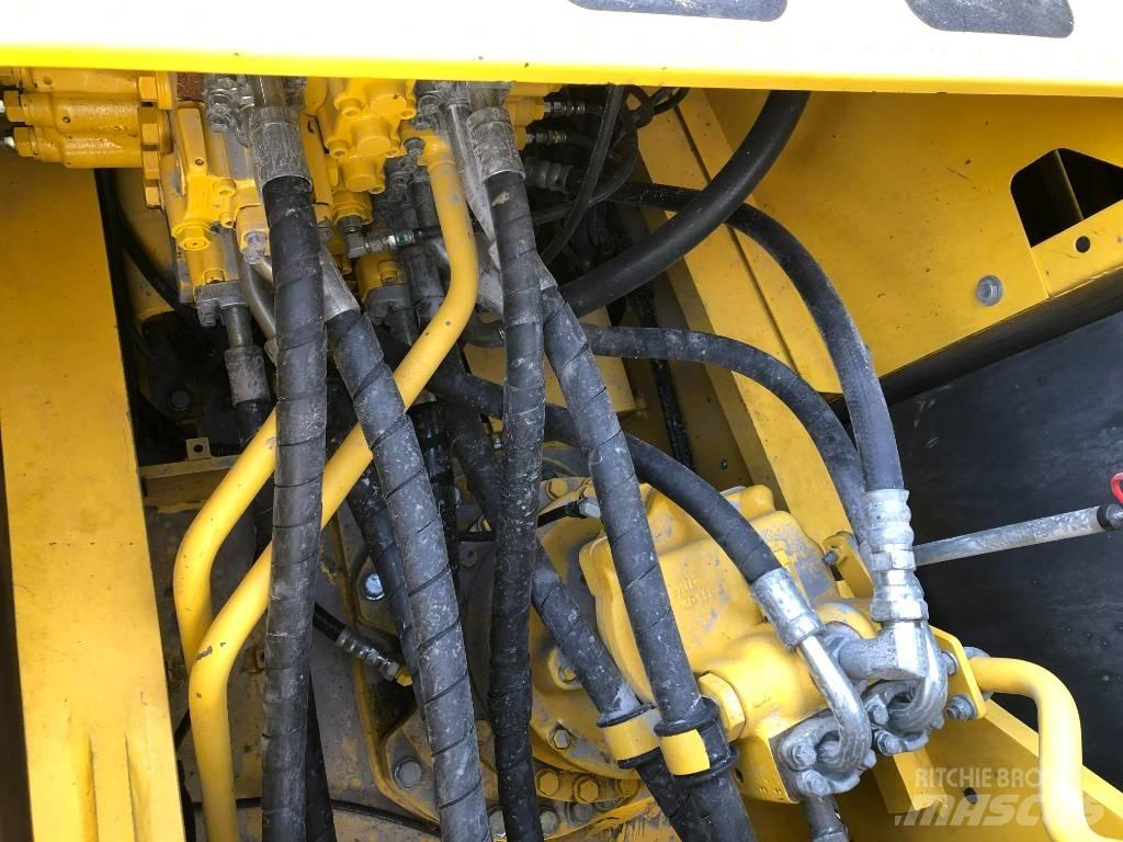 Komatsu 240-8 Gravemaskiner på larvebånd