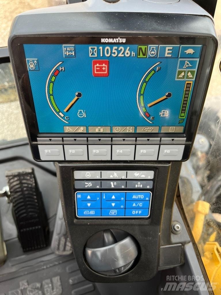 Komatsu PW148-8 Gravemaskiner på hjul