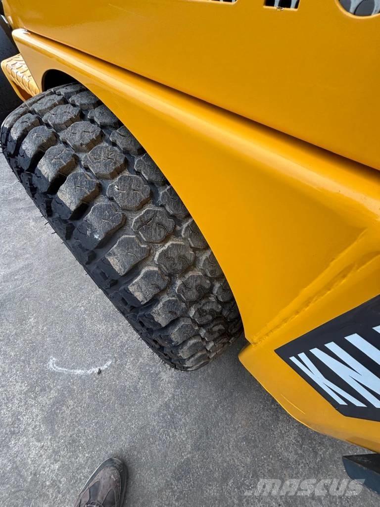 Knikmops KM 130 Læssemaskiner på hjul