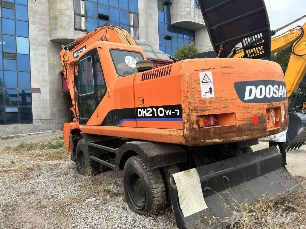 Doosan DH 210 W-7 Gravemaskiner på hjul