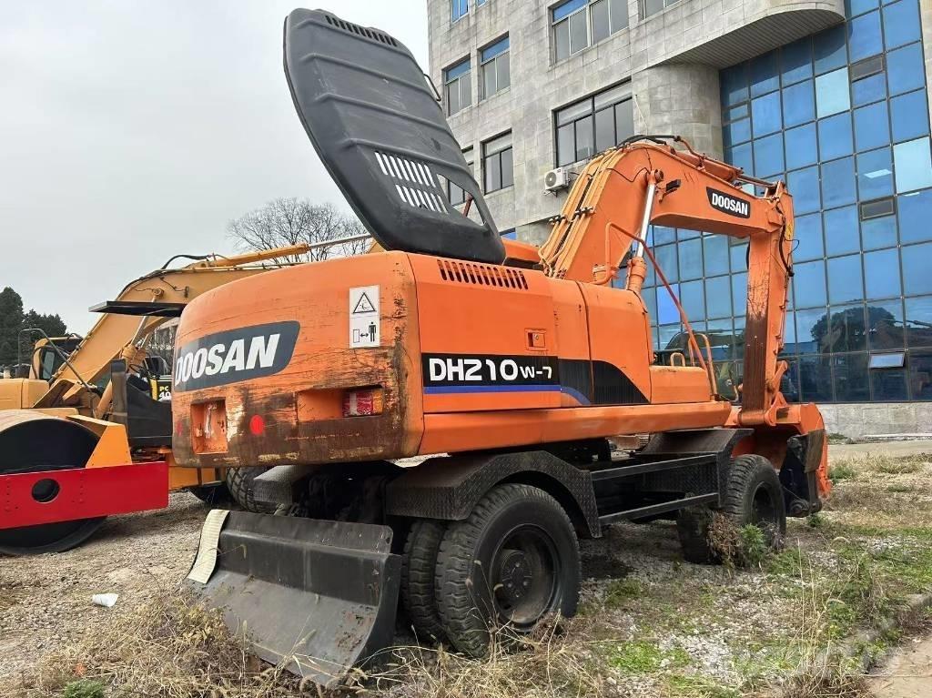 Doosan DH 210 W-7 Gravemaskiner på hjul