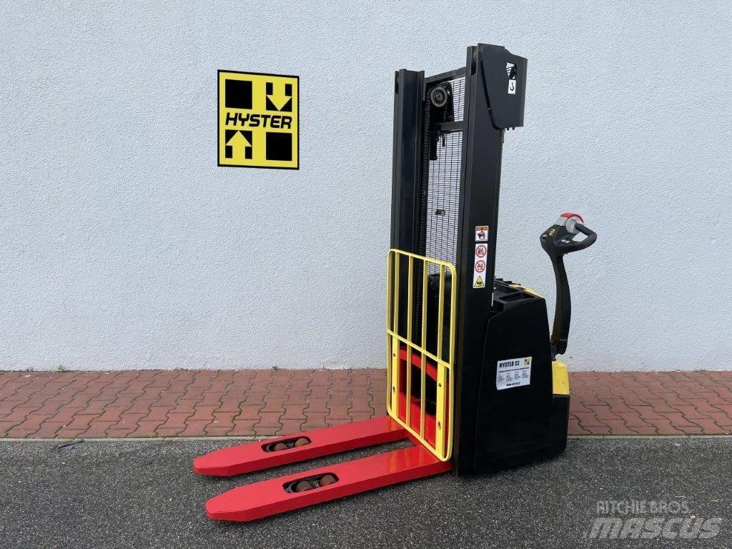Hyster S 1.2 Gaffelstabler med gående fører