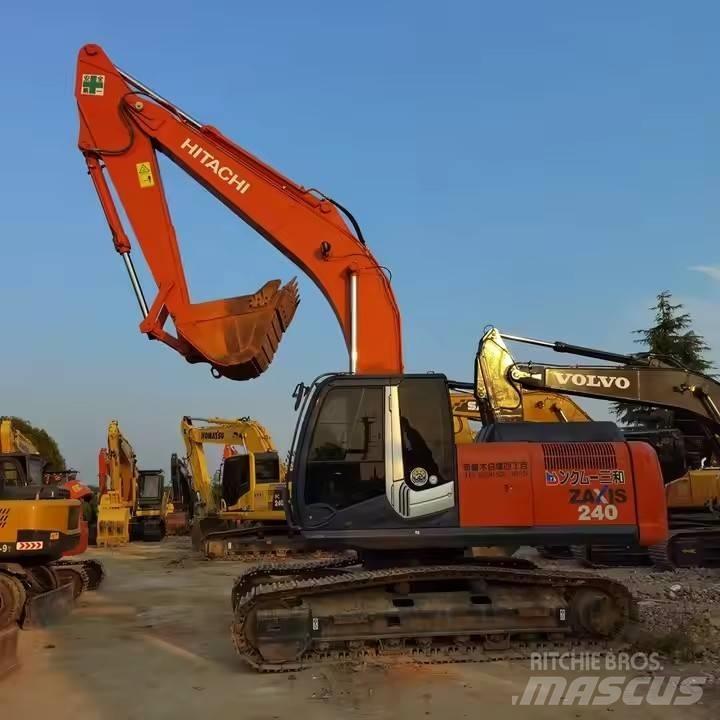 Hitachi ZX240 Gravemaskiner på larvebånd