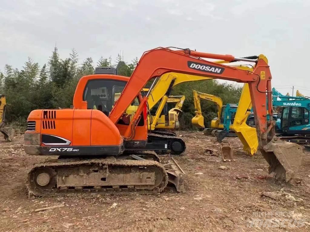 Doosan DX 75-9 Gravemaskiner på larvebånd