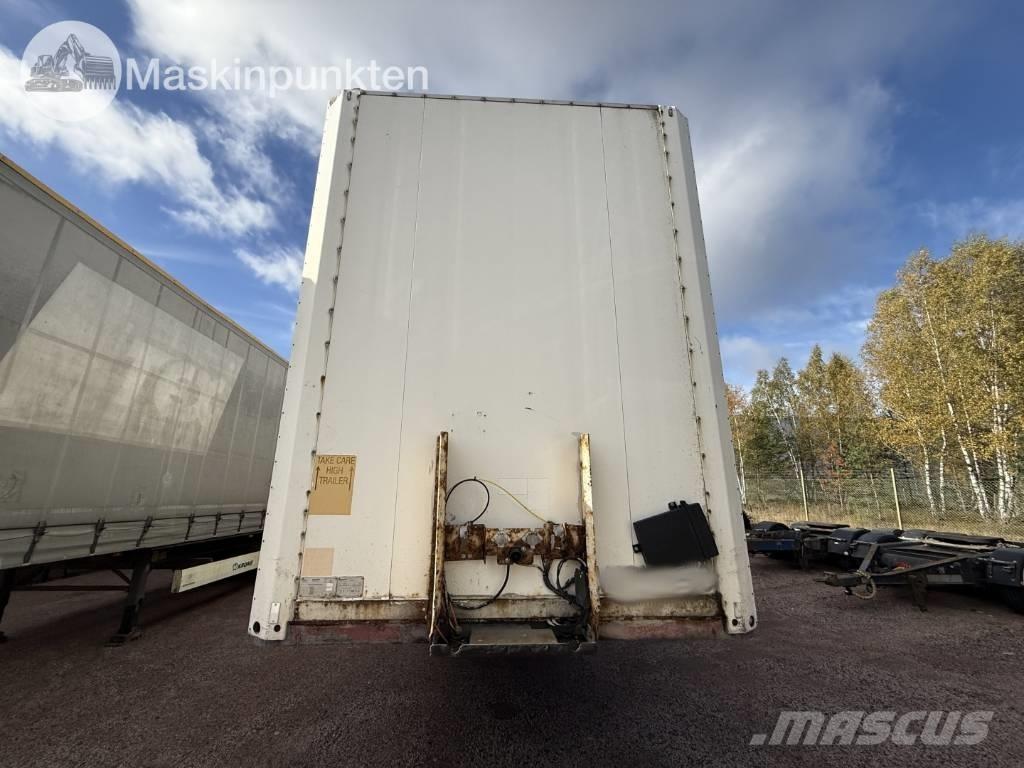 Schmitz SKO 24 Semi-trailer med fast kasse