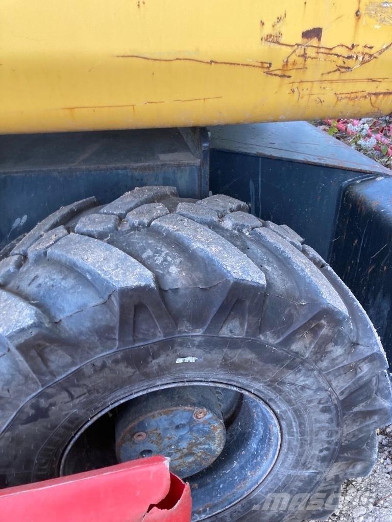 Komatsu PW 140-7 Gravemaskiner på hjul