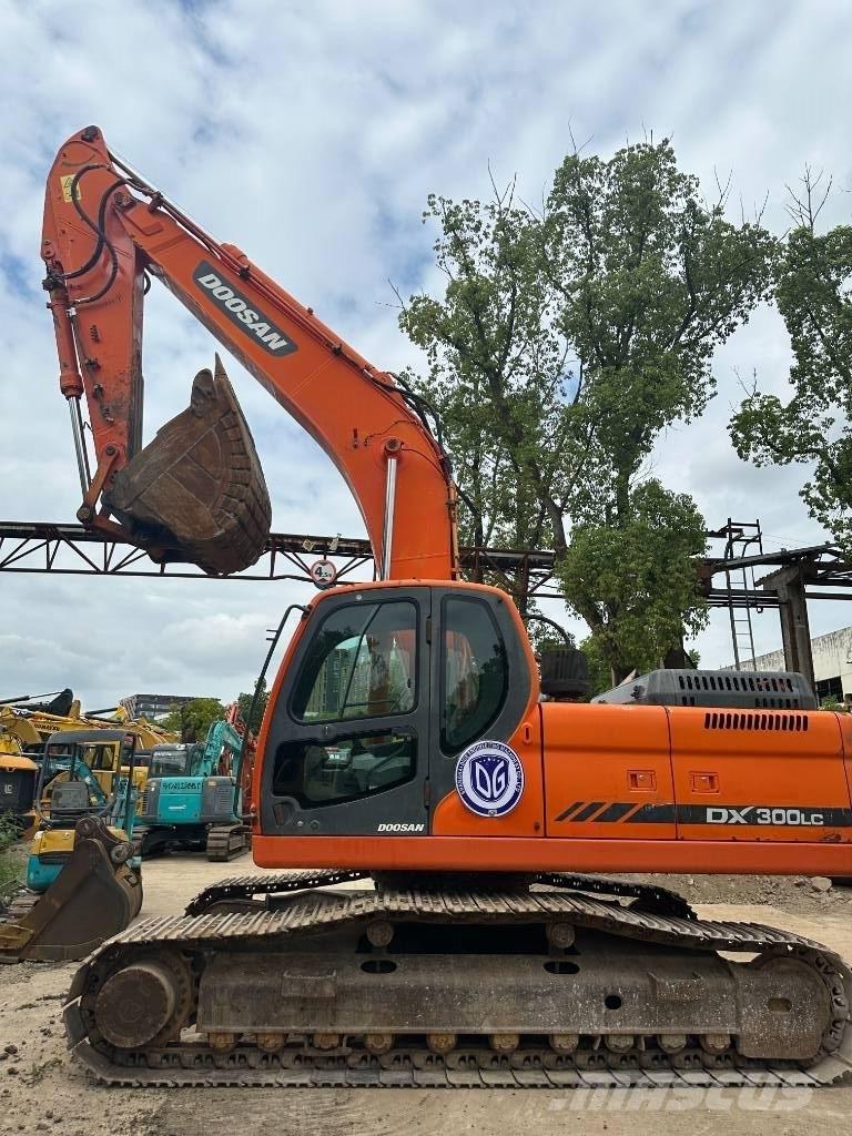 Doosan DX300 Gravemaskiner på larvebånd