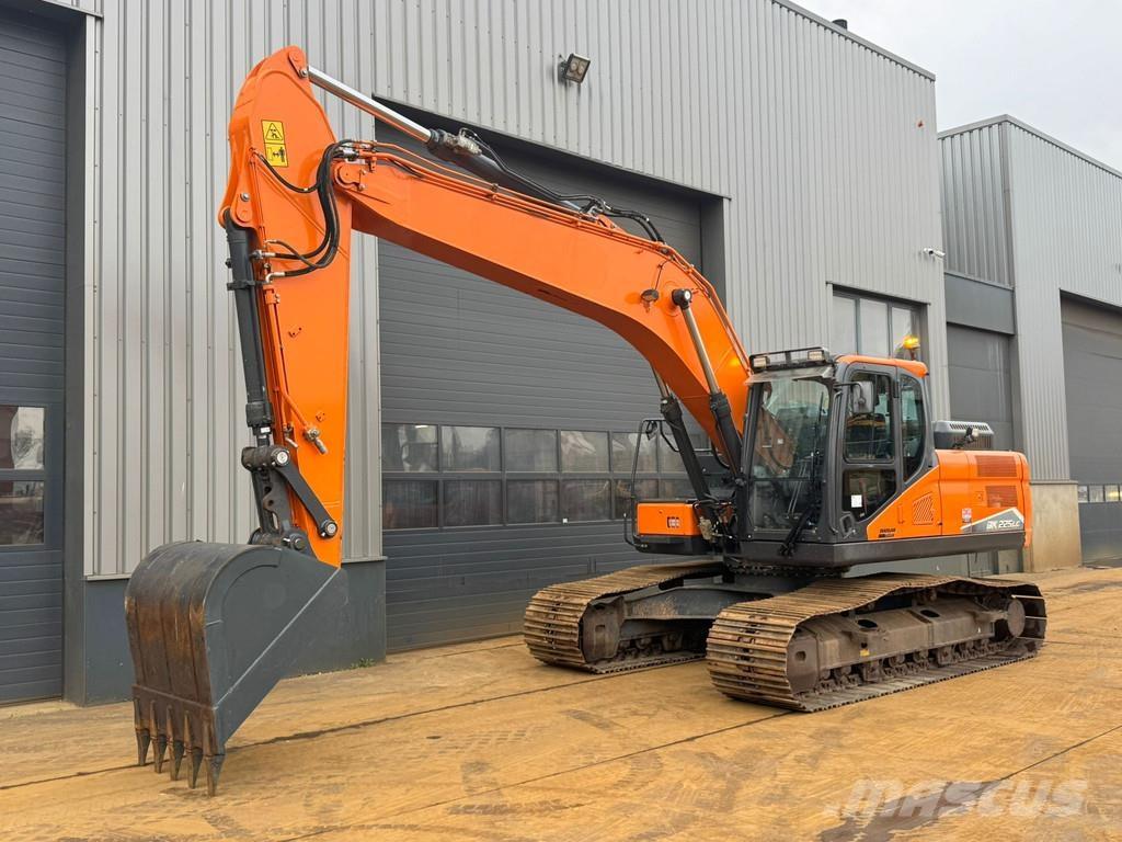 Doosan DX225LC-7 Gravemaskiner på larvebånd