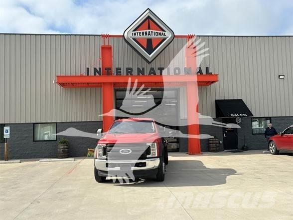 Ford F550 SD Lastbil med lad/Flatbed