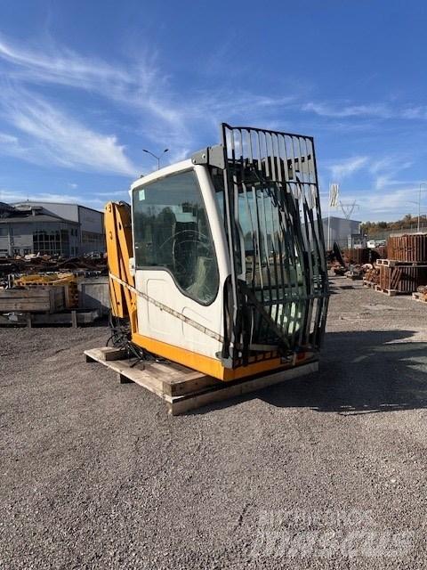 Liebherr A 934 C HD Kabiner og interiør