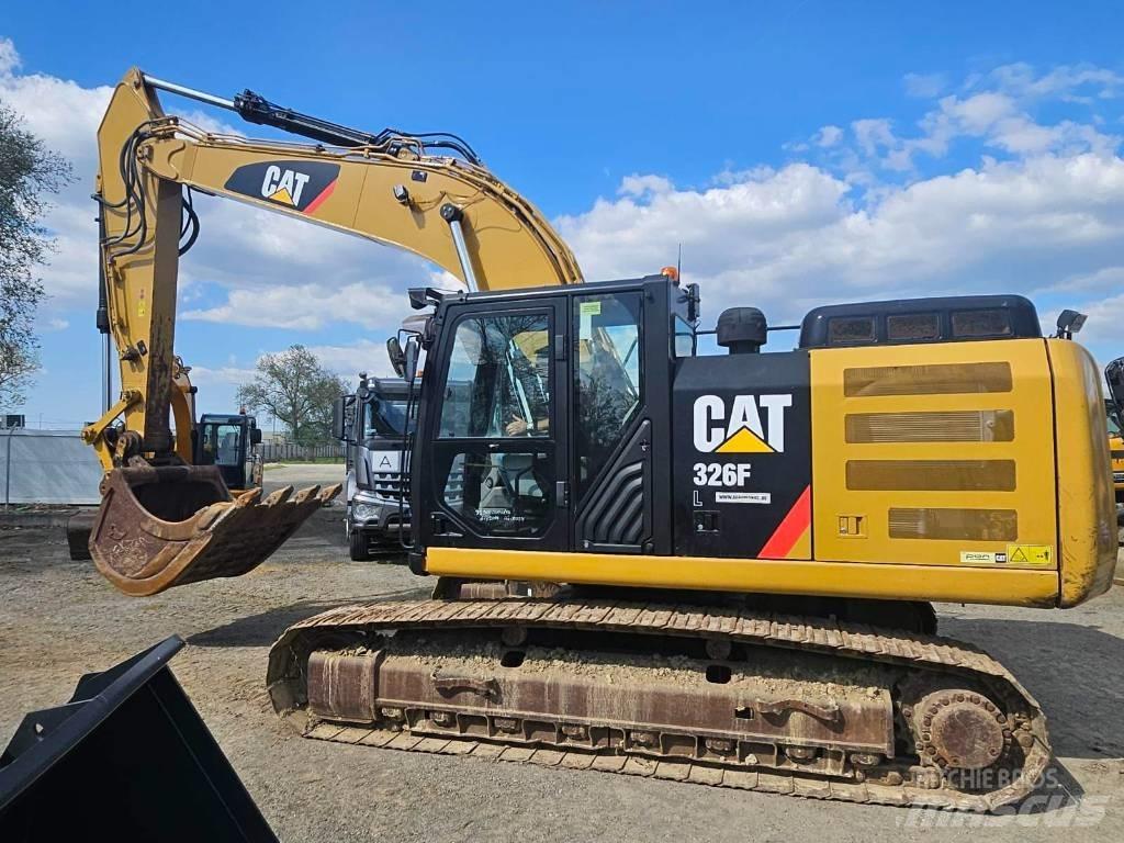 CAT 326 F L Gravemaskiner på larvebånd