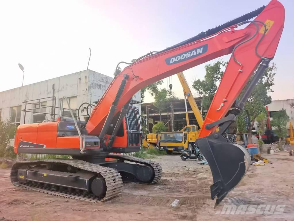 Doosan DX 225 LC Gravemaskiner på larvebånd