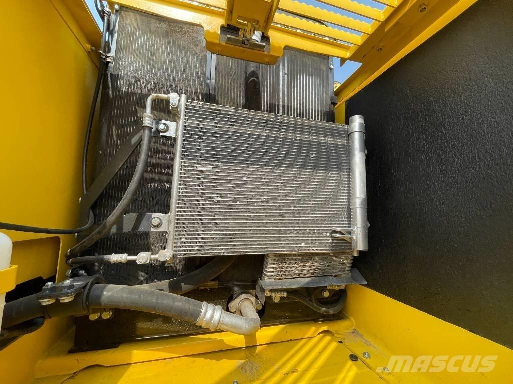Komatsu PC 220 Gravemaskiner på larvebånd