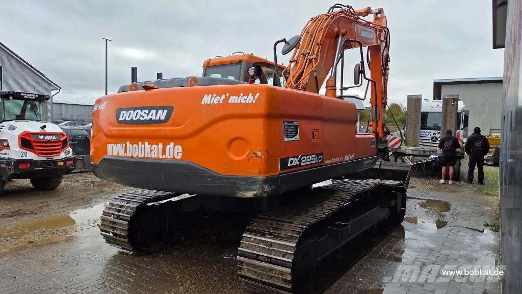 Doosan DX 225 LC Gravemaskiner på larvebånd