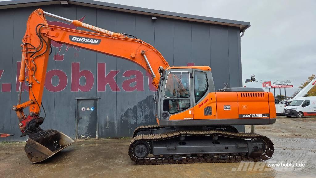 Doosan DX 225 LC Gravemaskiner på larvebånd