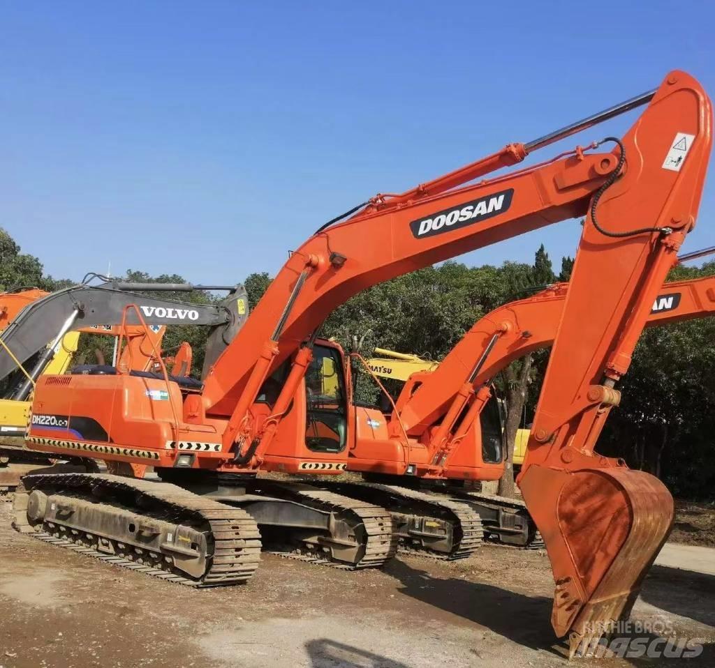 Doosan DH 220 Gravemaskiner på larvebånd