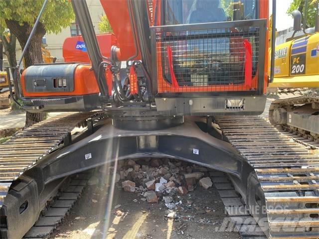 Doosan DX 225 LC Gravemaskiner på larvebånd